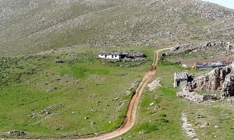 Τα πετροκάλυβα του Παρνασσού: Mια άγνωστη πτυχή της ορεινής λαϊκής αρχιτεκτονικής
